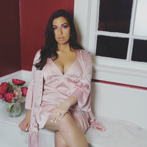 Pink Satin Robe - Picture 4 of 8